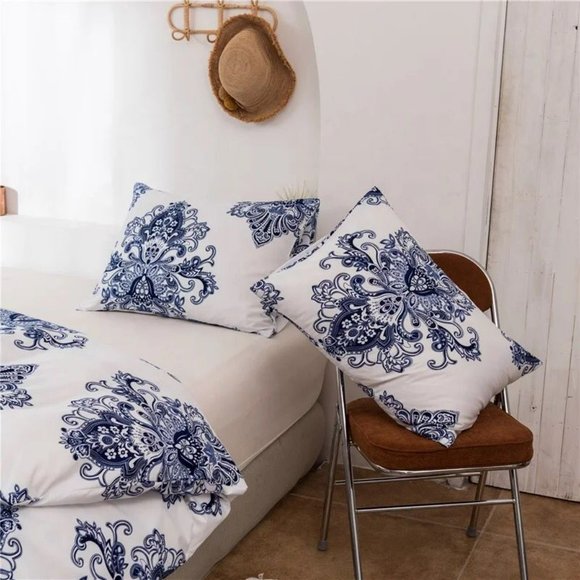 Premium Microfiber Bedding Set of Four - Picture 2 of 6